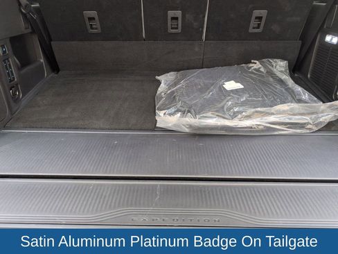 Used 2025 Ford Expedition Platinum w/ Platinum Ultimate Package AWD/4WD image 32