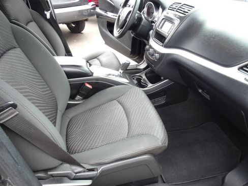 Used 2018 Dodge Journey SE image 14