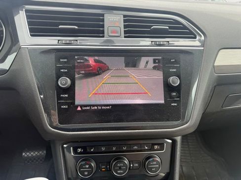 Used 2019 Volkswagen Tiguan SE image 12