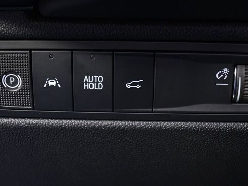 Used 2025 Chevrolet Equinox EV LT w/ Convenience Package image 24