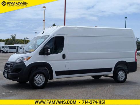 Used 2026 RAM ProMaster 2500 w/ Convenience Group FWD image 3