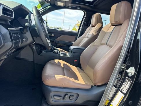 Used 2025 Toyota 4Runner Limited w/ Tow Technology Package AWD/4WD image 17