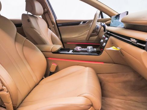 Certified 2025 Genesis G80 2.5T image 16