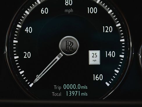 Used 2024 Rolls-Royce Cullinan image 30