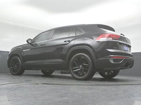 Used 2022 Volkswagen Atlas Cross Sport SE w/ Black Wheel Package image 31