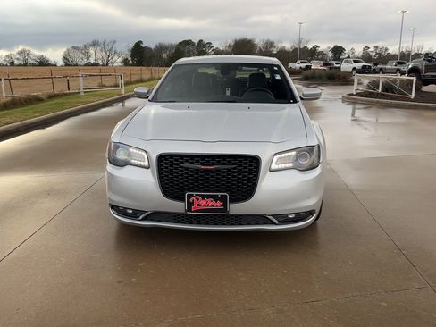 Used 2023 Chrysler 300 S image 3
