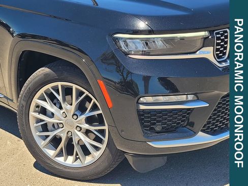 Used 2023 Jeep Grand Cherokee Summit w/ Adv Protech Group IV AWD/4WD image 9