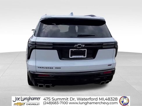 Certified 2026 Chevrolet Traverse RS w/ LPO, Floor Liner Package AWD/4WD image 8