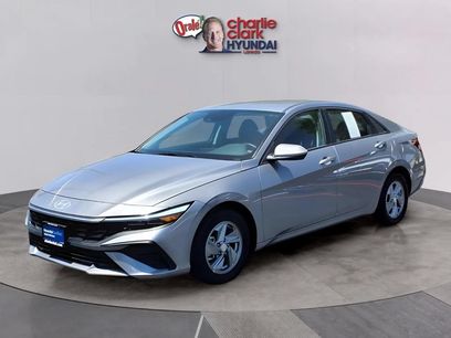 Used 2025 Hyundai Elantra SE w/ Cargo Package