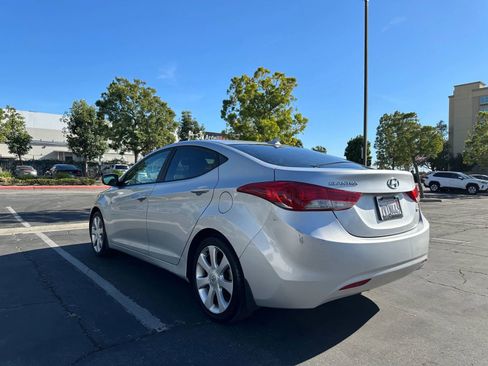 Used 2013 Hyundai Elantra Limited FWD image 4