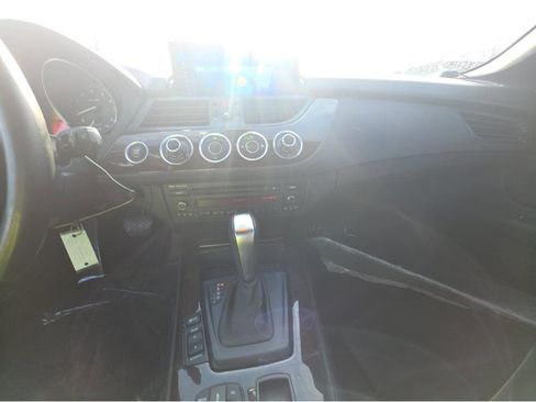 Used 2011 BMW Z4 sDrive30i w/ Sport Pkg image 13