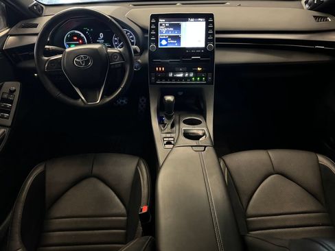 Used 2021 Toyota Avalon XSE FWD image 9