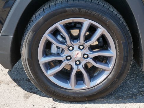 Used 2024 GMC Terrain SLT w/ Infotainment Package II image 15