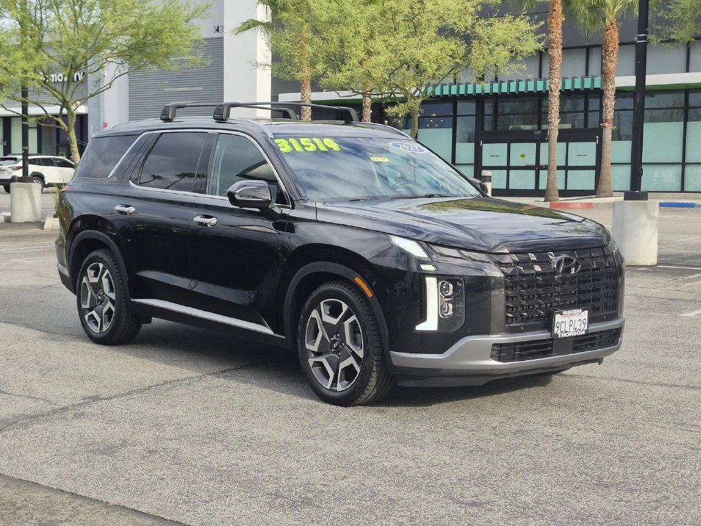 Used 2023 Hyundai Palisade SEL w/ Premium Package FWD image 5