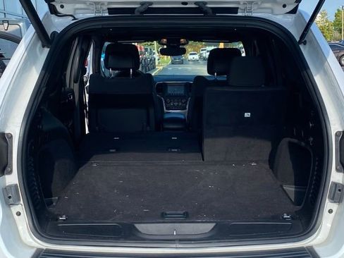Used 2019 Jeep Grand Cherokee Laredo RWD image 27