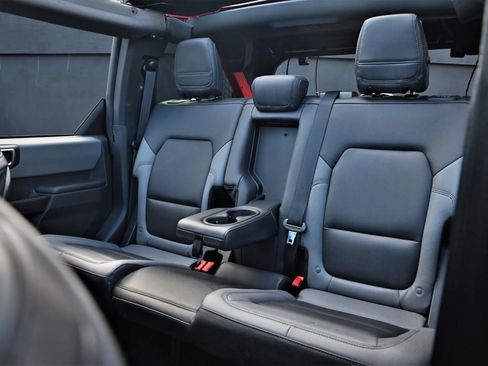 Used 2024 Ford Bronco Big Bend image 16