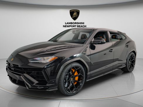 Used 2024 Lamborghini Urus Performante AWD/4WD image 3