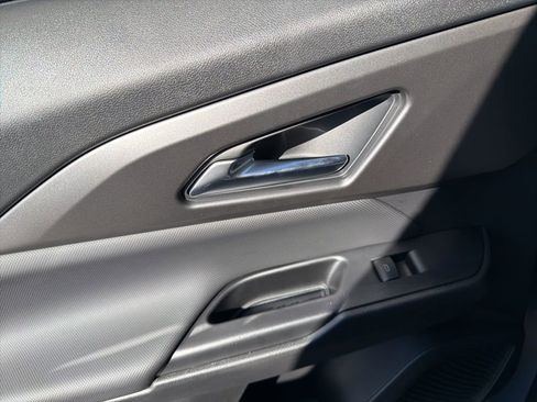 New 2026 Chevrolet Equinox EV LT image 25