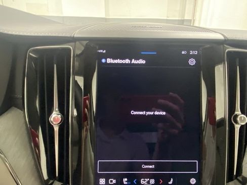 Certified 2025 Volvo XC60 T8 Ultra w/ Protection Package Premier image 19