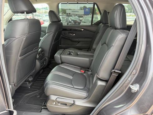 Certified 2025 Honda Pilot EX-L image 10