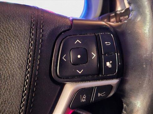 Used 2019 Toyota Highlander XLE image 13