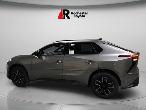 Used 2026 Toyota bZ AWD/4WD image 7