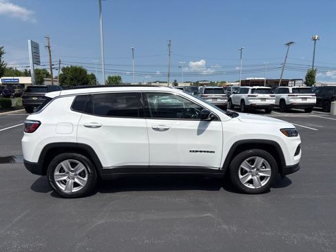 Used 2022 Jeep Compass Latitude FWD image 6