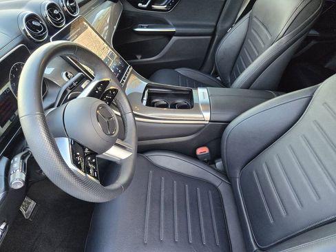 Used 2024 Mercedes-Benz GLC 300 4MATIC image 15