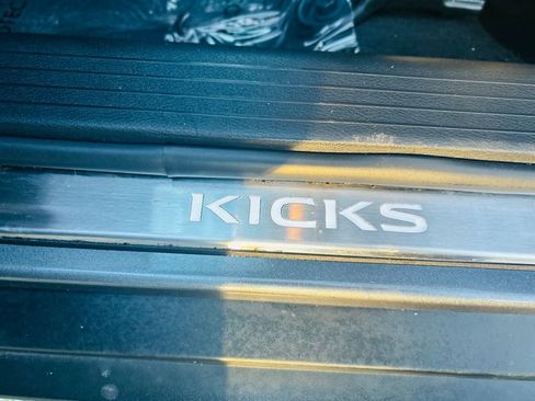 Used 2022 Nissan Kicks SV image 23