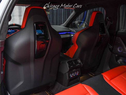 Used 2025 BMW M5 w/ Carbon Package image 24