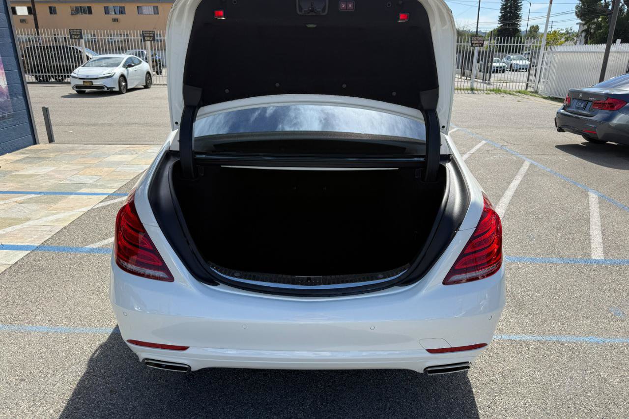 Used 2016 Mercedes-Benz S 550 Sedan w/ Premium Package image 8