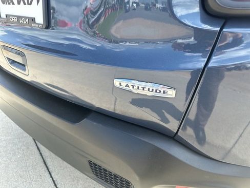 Used 2022 Jeep Renegade Latitude image 7