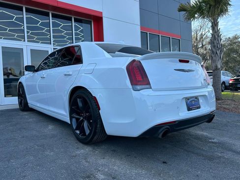 Used 2023 Chrysler 300 C image 6