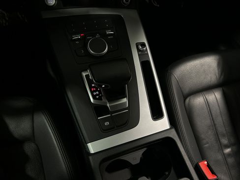 Used 2019 Audi Q5 2.0T Premium image 11