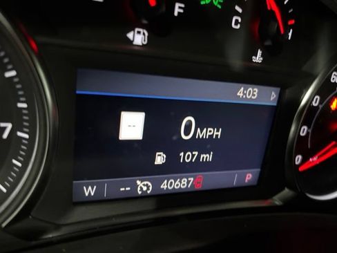 Used 2024 GMC Terrain SLT w/ Infotainment Package II AWD/4WD image 25