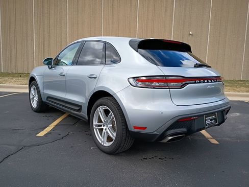 Certified 2025 Porsche Macan Premium image 3