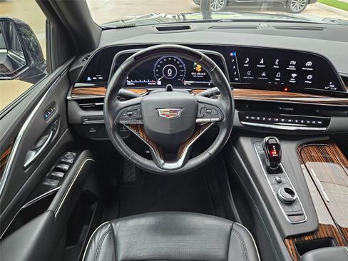 Used 2024 Cadillac Escalade Premium Luxury RWD image 12