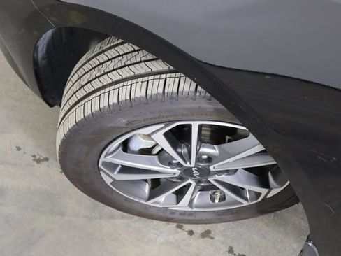 Used 2023 Kia Forte LXS w/ LXS Technology Package FWD image 35