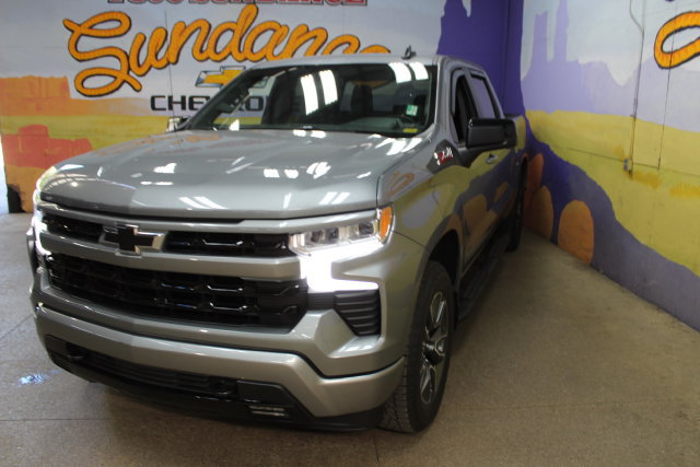 Used 2023 Chevrolet Silverado 1500 RST w/ Z71 Off-Road Package AWD/4WD image 4