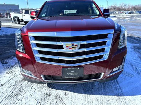 Used 2017 Cadillac Escalade Luxury image 12