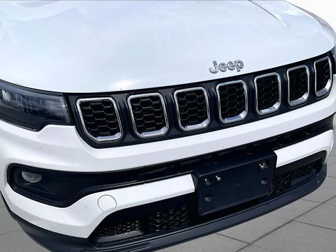 Used 2024 Jeep Compass Latitude AWD/4WD image 30