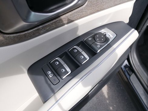 Certified 2023 Kia Sorento EX w/ Panoramic Sunroof Package image 19