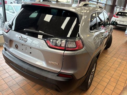 Used 2019 Jeep Cherokee Latitude Plus image 10