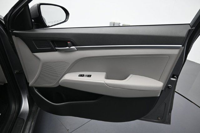 Used 2019 Hyundai Elantra SE FWD image 31