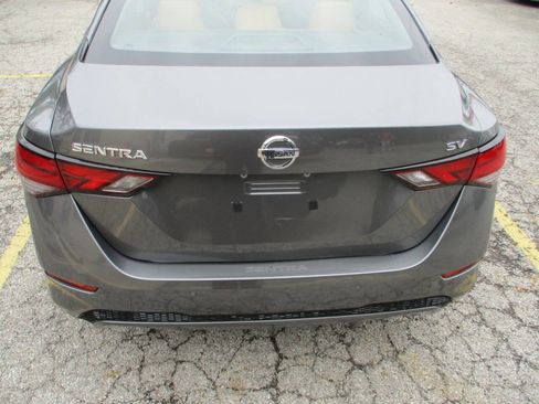 Used 2021 Nissan Sentra SV w/ SV Premium Package FWD image 18