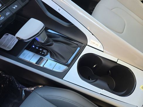 New 2026 Hyundai Elantra Limited image 25