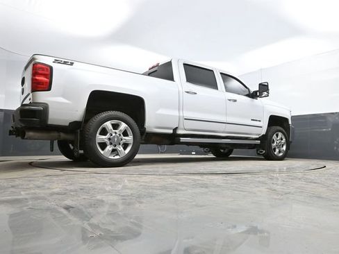 Used 2019 Chevrolet Silverado 2500 LTZ w/ LTZ Plus Package AWD/4WD image 43