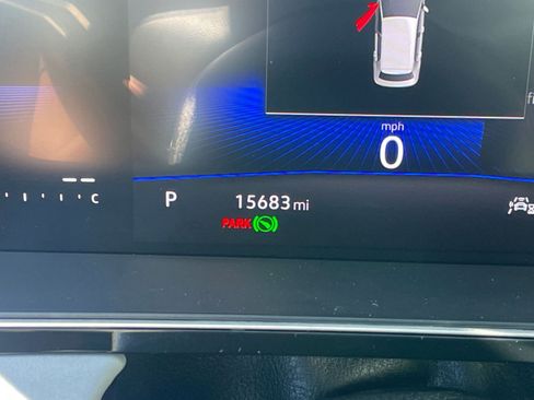 Used 2025 Volkswagen Jetta SE image 40