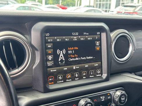 Used 2020 Jeep Wrangler Unlimited Sahara AWD/4WD image 22