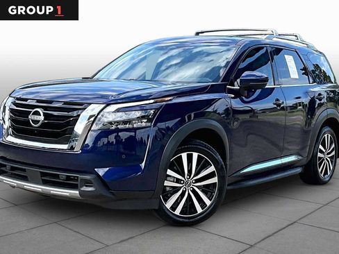 Used 2025 Nissan Pathfinder Platinum w/ Cargo Package AWD/4WD image 1